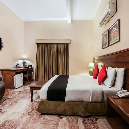 Capital O 10953 Dayal Lodge - A Boutique Hotel Agra  Extérieur photo