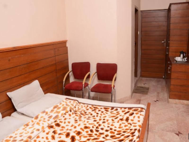 Capital O 10953 Dayal Lodge - A Boutique Hotel Agra  Extérieur photo
